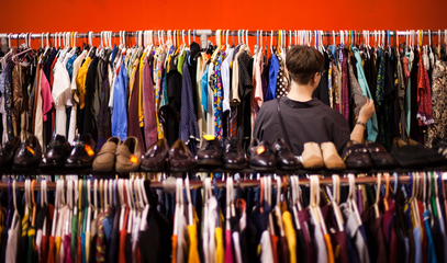 2015年中國電商銷售數據解析 服裝與日用百貨行業領跑線上消費